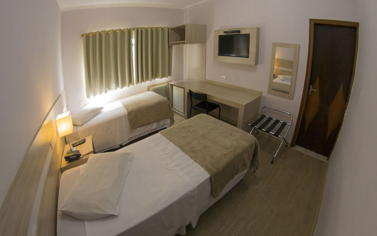 Imagen de la habitación del Hotel Castro Mendes. Foto 7