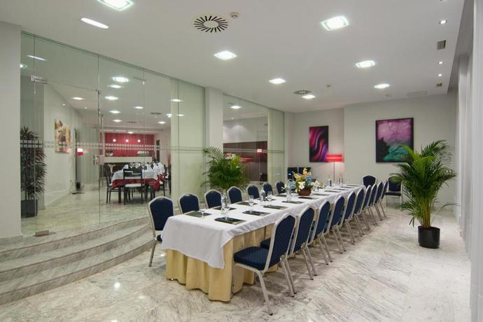 Imagen de los interiores del Hotel Castro Real. Foto 13