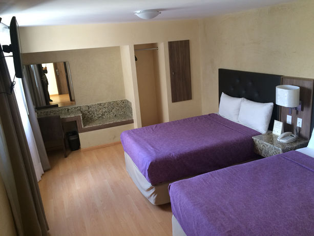 Imagen de la habitación del Hotel Castropol. Foto 6