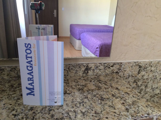 Imagen de la habitación del Hotel Castropol. Foto 7