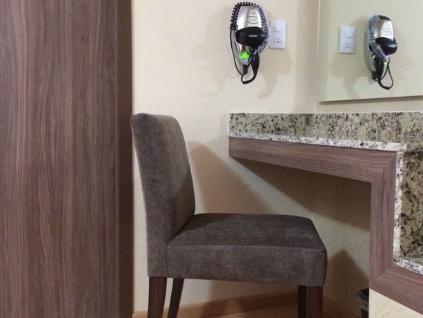 Imagen de la habitación del Hotel Castropol. Foto 9