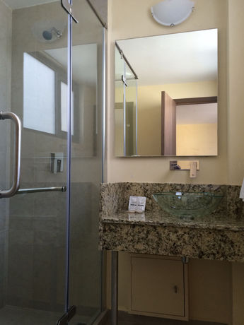 Imagen de la habitación del Hotel Castropol. Foto 12