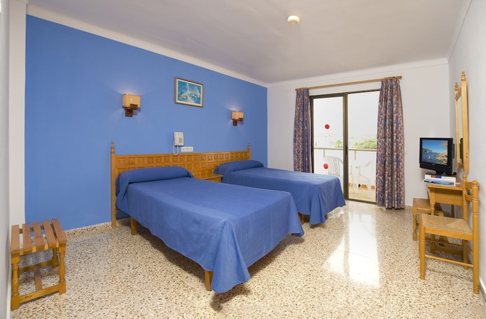 Imagen de la habitación del Hotel Casual Bahía Ibiza. Foto 9