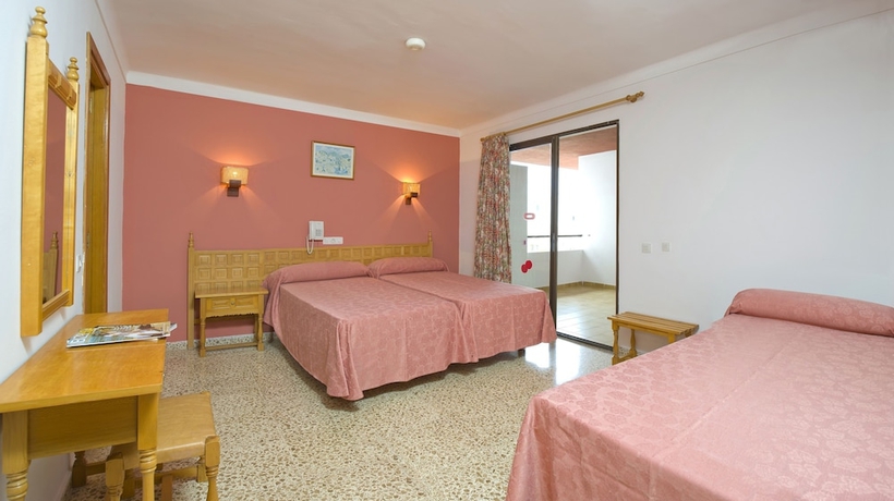 Imagen de la habitación del Hotel Casual Bahía Ibiza. Foto 11