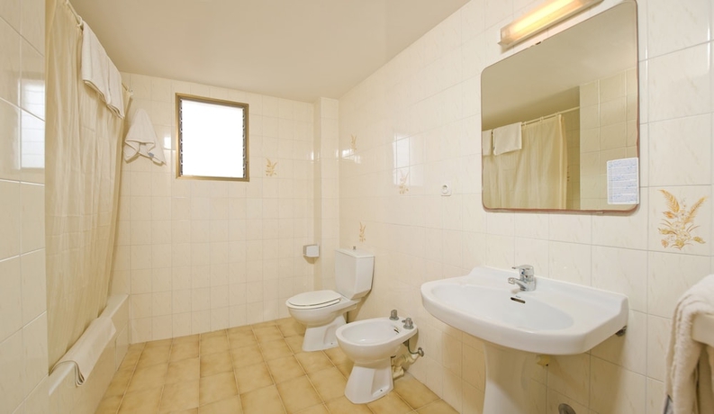 Imagen de la habitación del Hotel Casual Bahía Ibiza. Foto 14