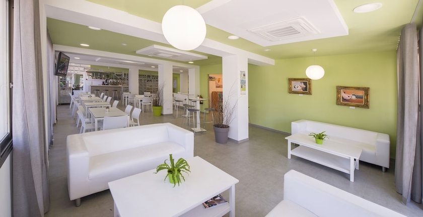 Imagen del bar/restaurante del Hotel Casual Bahía Ibiza. Foto 3