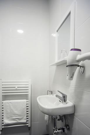 Imagen de la habitación del Hotel Casual Bilbao Serantes. Foto 3