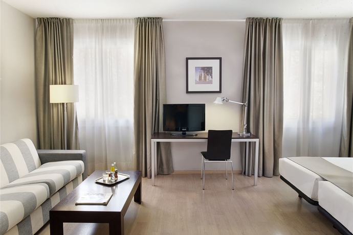 Imagen de la habitación del Hotel Casual Colours Barcelona. Foto 13