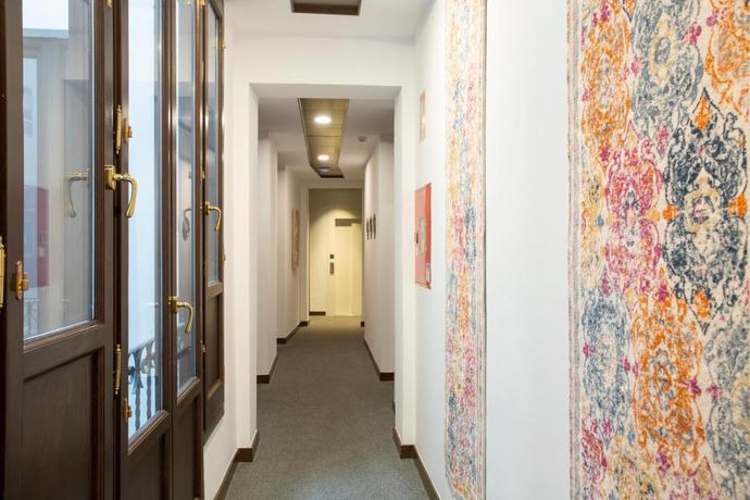 Imagen de los interiores del Hotel Casual Ilbira Granada. Foto 9