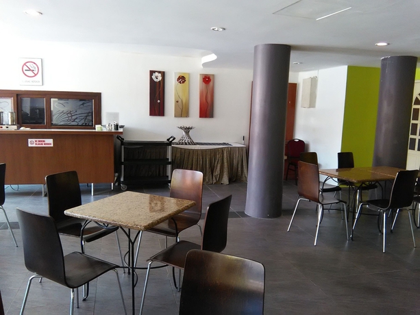 Imagen del bar/restaurante del Hotel Casuarina. Foto 2