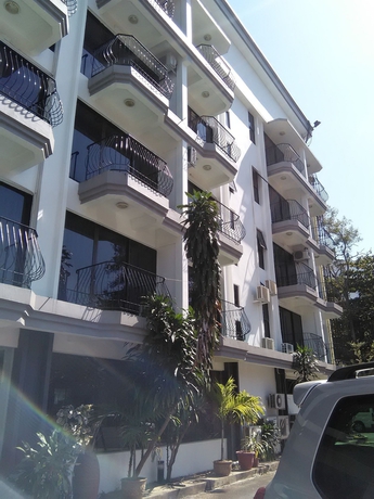 Imagen de los exteriores del Hotel Casuarina. Foto 8