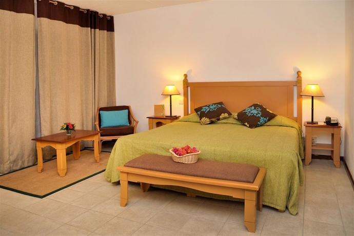 Imagen de la habitación del Hotel Casuarina Resort and Spa. Foto 4