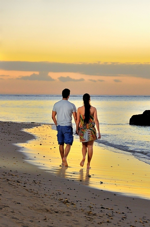 Imagen de los exteriores del Hotel Casuarina Resort and Spa. Foto 8