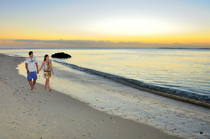 Imagen de los exteriores del Hotel Casuarina Resort and Spa. Foto 9