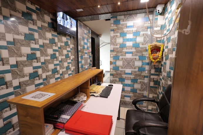 Imagen de los interiores del Hotel Cat, Rajkot. Foto 15