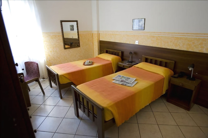 Imagen de la habitación del Hotel Catalani E Madrid. Foto 8