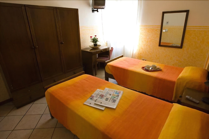 Imagen de la habitación del Hotel Catalani E Madrid. Foto 10