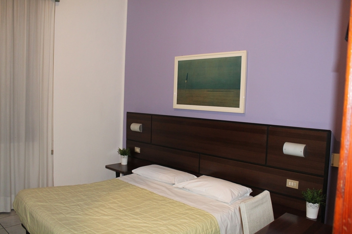 Imagen de la habitación del Hotel Catalani E Madrid. Foto 15