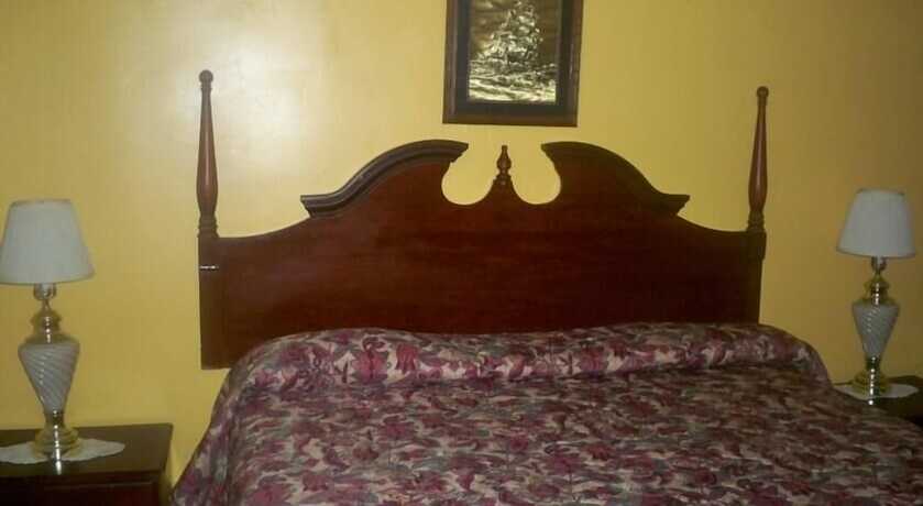 Imagen de la habitación del Hotel Catalina Airport Motel. Foto 6