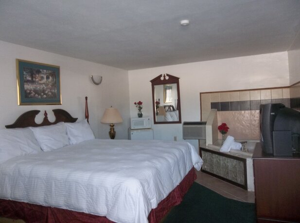 Imagen de la habitación del Hotel Catalina Airport Motel. Foto 9