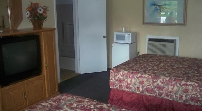 Imagen de la habitación del Hotel Catalina Airport Motel. Foto 10