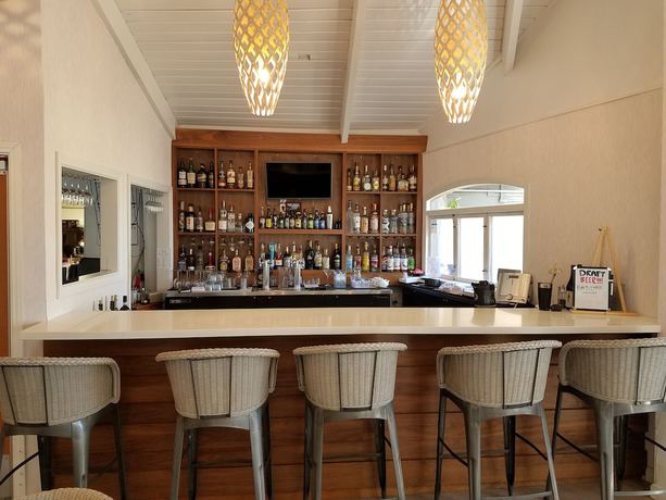 Imagen del bar/restaurante del Hotel Catalina Canyon Inn, Avalon. Foto 4