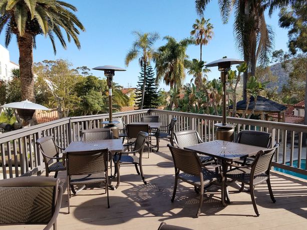Imagen del bar/restaurante del Hotel Catalina Canyon Inn, Avalon. Foto 5