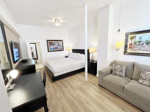 Imagen de la habitación del Hotel Catalina Courtyard Suites. Foto 2