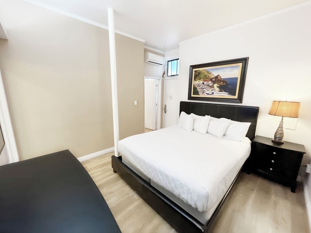 Imagen de la habitación del Hotel Catalina Courtyard Suites. Foto 3