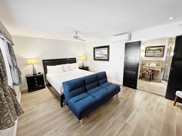 Imagen de la habitación del Hotel Catalina Courtyard Suites. Foto 6