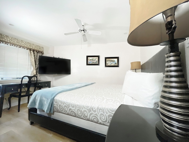 Imagen de la habitación del Hotel Catalina Courtyard Suites. Foto 9