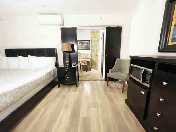 Imagen de la habitación del Hotel Catalina Courtyard Suites. Foto 10