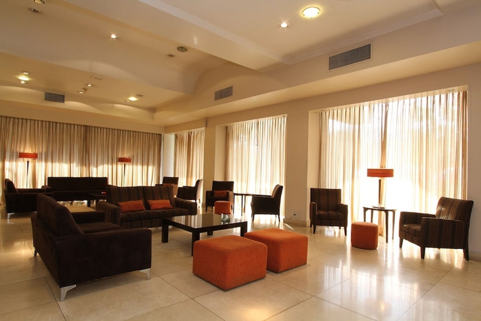 Imagen del bar/restaurante del Hotel Catalinas. Foto 2