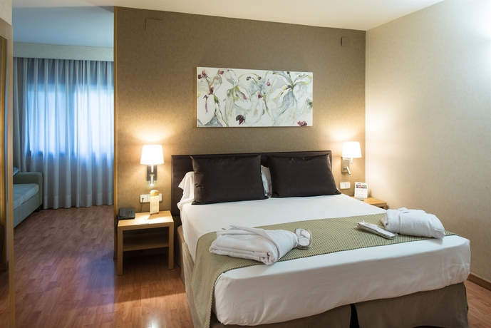 Imagen de la habitación del Hotel Catalonia Albeniz. Foto 7