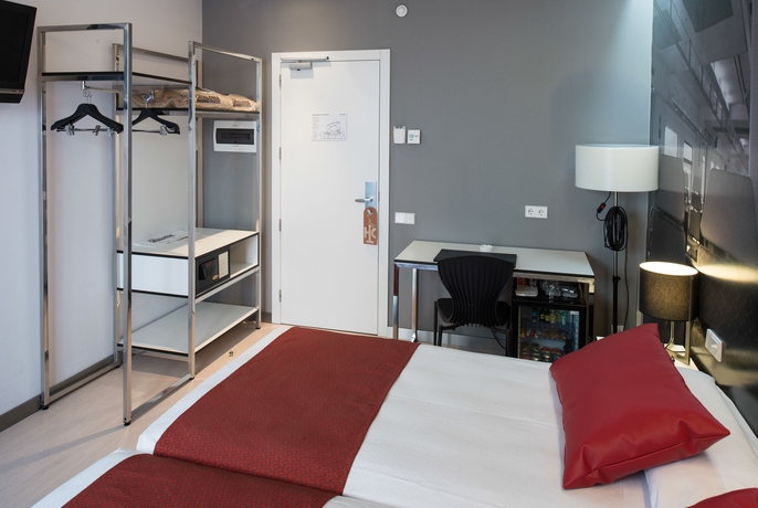 Imagen de la habitación del Hotel Catalonia Avinyó. Foto 5