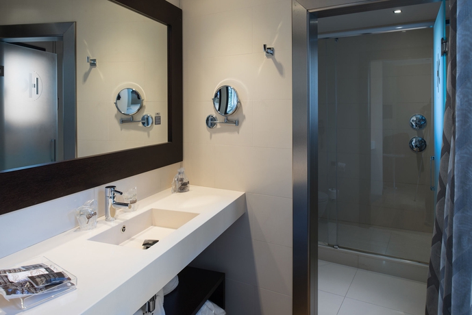 Imagen de la habitación del Hotel Catalonia Avinyó. Foto 8