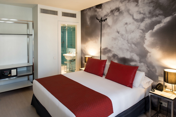 Imagen de la habitación del Hotel Catalonia Avinyó. Foto 9