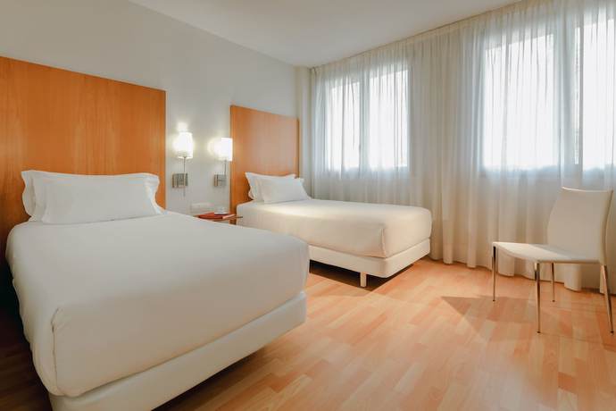 Imagen de la habitación del Hotel Catalonia Barcelona Beach. Foto 7