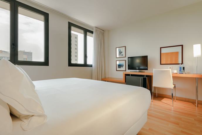 Imagen de la habitación del Hotel Catalonia Barcelona Beach. Foto 13