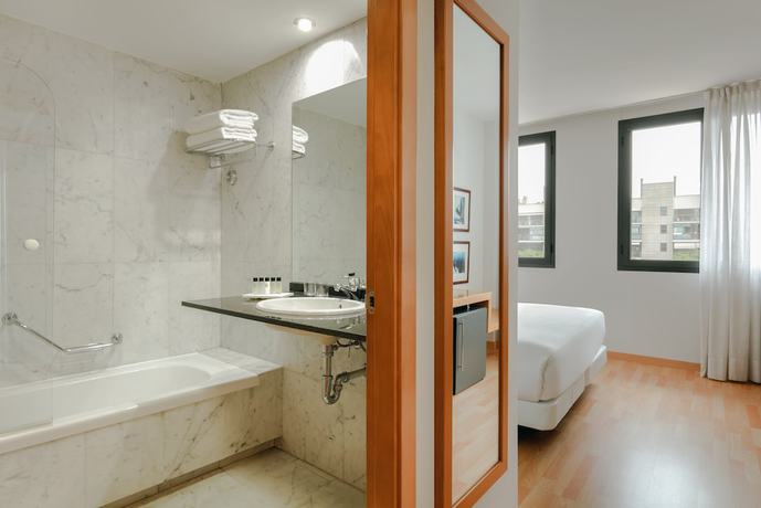 Imagen de la habitación del Hotel Catalonia Barcelona Beach. Foto 19