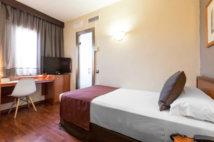 Imagen de la habitación del Hotel Catalonia Castellnou. Foto 11