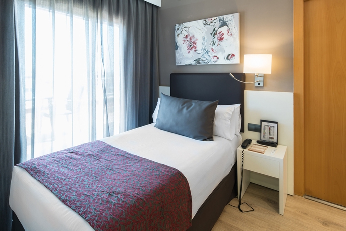 Imagen de la habitación del Hotel Catalonia Castellnou. Foto 14