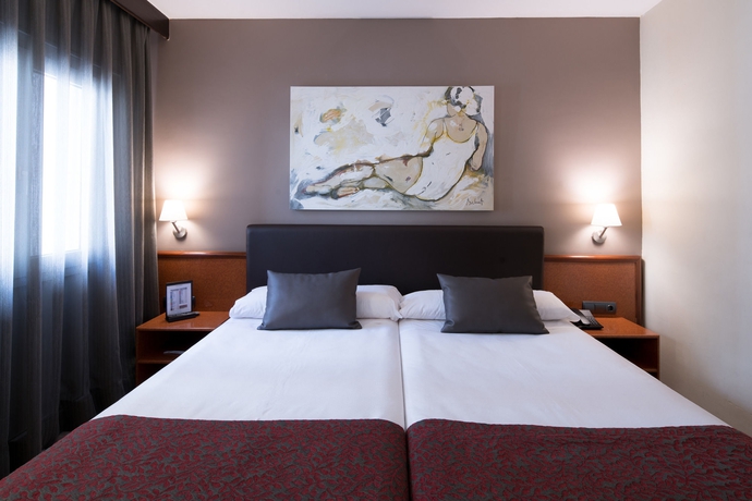 Imagen de la habitación del Hotel Catalonia Castellnou. Foto 15