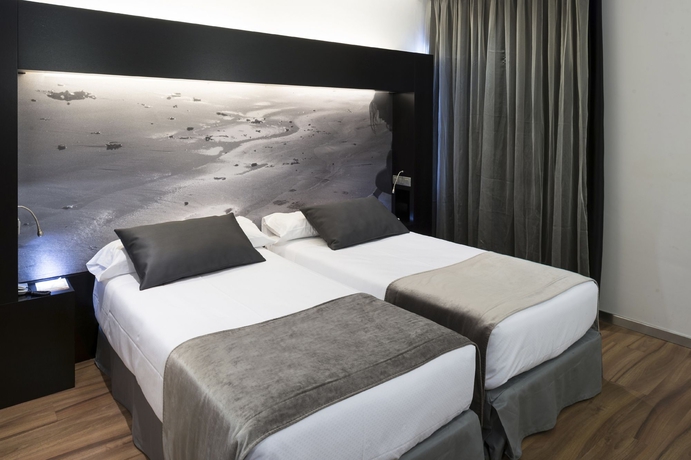 Imagen de la habitación del Hotel Catalonia Catedral. Foto 9