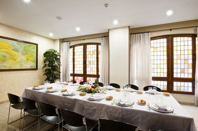 Imagen del bar/restaurante del Hotel Catalonia Conde De Floridablanca. Foto 2