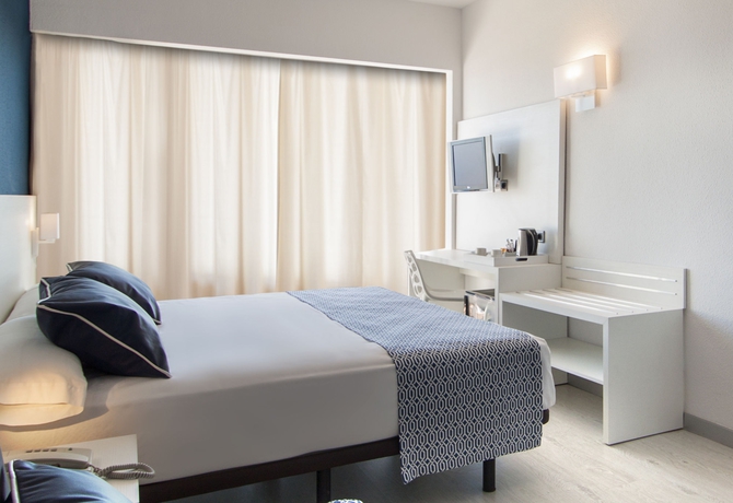 Imagen de la habitación del Hotel Catalonia Del Mar - Adults Only. Foto 2