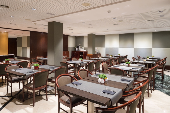 Imagen del bar/restaurante del Hotel Catalonia Diagonal Centro. Foto 2