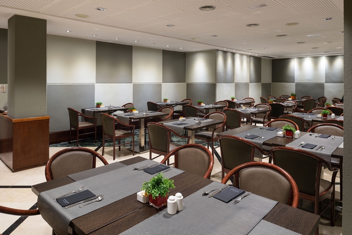 Imagen del bar/restaurante del Hotel Catalonia Diagonal Centro. Foto 3