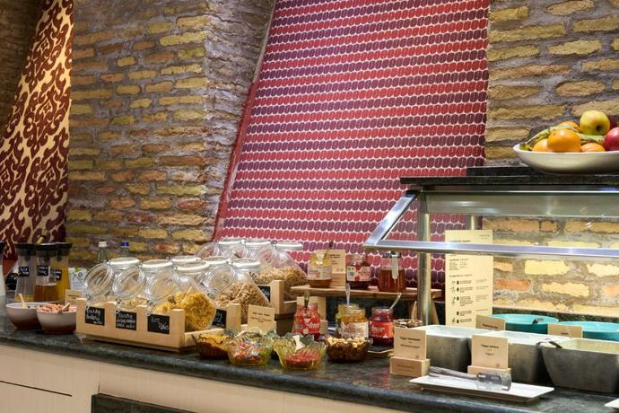 Imagen general del Hotel Catalonia El Pilar. Foto 16