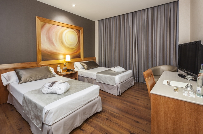 Imagen de la habitación del Hotel Catalonia Excelsior. Foto 7